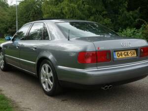 Immagine 4/7 di Audi A8 4.2 quattro (2001)