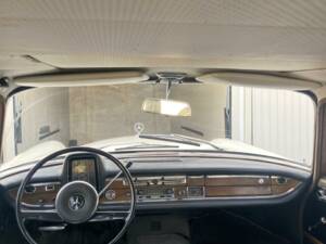 Immagine 3/5 di Mercedes-Benz 220 S b (1963)