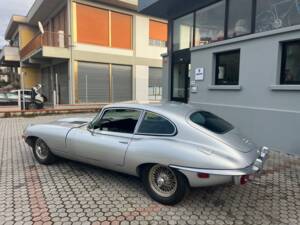 Image 3/18 of Jaguar E-Type (2+2) (1968)