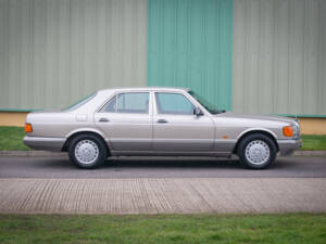 Image 4/27 de Mercedes-Benz 420 SE (1986)