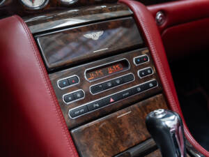 Immagine 22/45 di Bentley Azure (2007)