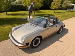 Image 26/88 of Porsche 911 Carrera 3.2 (1985)