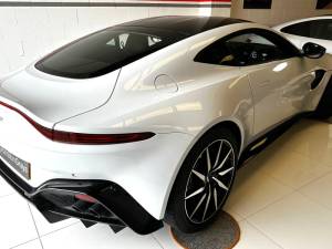 Imagen 3/50 de Aston Martin Vantage V8 (2019)