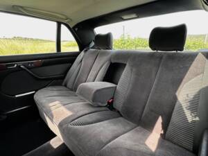 Image 11/18 de Mercedes-Benz 560 SEL (1986)