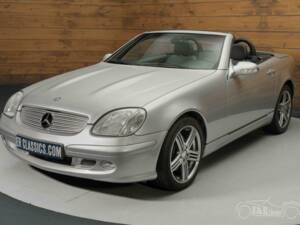 Image 16/19 of Mercedes-Benz SLK 320 (2000)