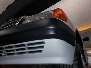 Image 64/78 de Mercedes-Benz 190 E 1.8 (1992)