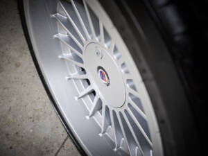 Image 25/81 de BMW 850i (1991)