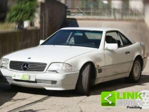 Immagine 4/10 di Mercedes-Benz 300 SL-24 (1989)