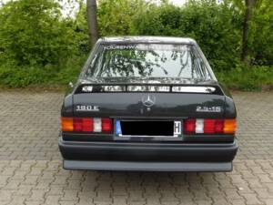 Imagen 3/8 de Mercedes-Benz 190 E 2.5-16 (1988)