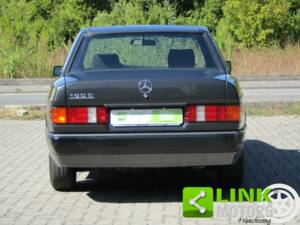 Image 5/7 de Mercedes-Benz 190 E 1.8 (1993)