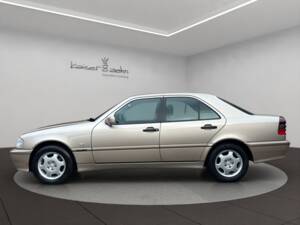 Bild 2/21 von Mercedes-Benz C 180 (2000)