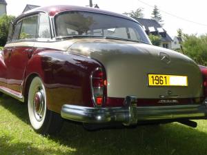 Image 16/33 of Mercedes-Benz 300 d (1961)