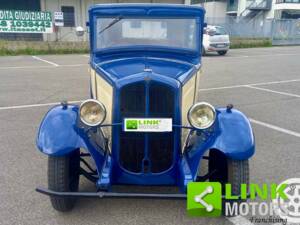 Image 2/10 of Renault Monaquatre (1932)