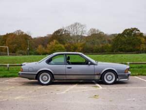 Image 17/50 of BMW M 635 CSi (1989)