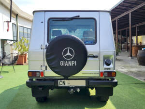 Image 14/55 of Mercedes-Benz 200 GE (SWB) (1990)