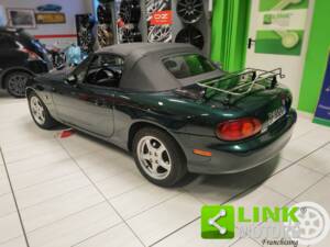 Afbeelding 4/9 van Mazda MX-5 1.6 (1999)