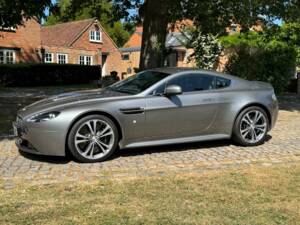 Afbeelding 5/49 van Aston Martin V12 Vantage (2009)