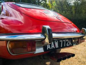 Image 18/50 of Jaguar E-Type V12 (2+2) (1971)