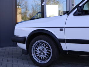 Bild 13/16 von Volkswagen Golf II GTi 1.8 (1988)