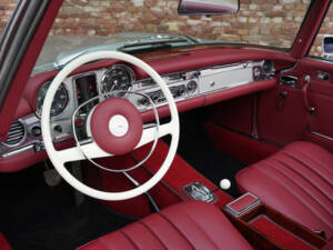 Image 3/50 of Mercedes-Benz 280 SL (1969)