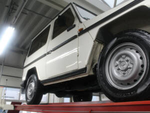 Afbeelding 10/50 van Mercedes-Benz 240 GD (SWB) (1980)