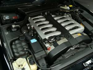 Immagine 27/30 di Mercedes-Benz SL 600 (2001)