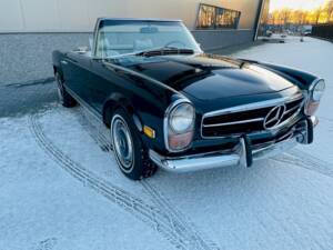 Image 4/34 de Mercedes-Benz 280 SL (1970)