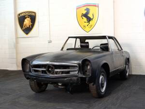 Image 14/47 de Mercedes-Benz 250 SL (1967)