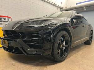 Bild 2/18 von Lamborghini Urus (2019)