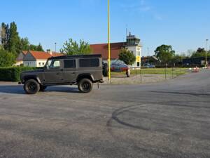 Image 4/18 of Land Rover Defender 110 Td5 (2000)