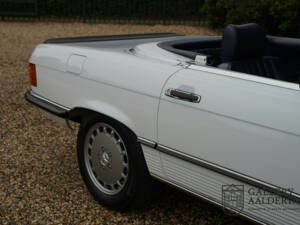 Image 39/50 of Mercedes-Benz 500 SL (1988)