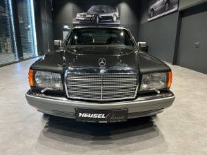 Imagen 2/21 de Mercedes-Benz 560 SEL (1988)
