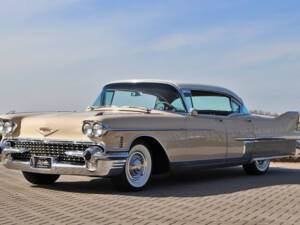 Image 4/29 of Cadillac 60 Special Fleetwood (1958)