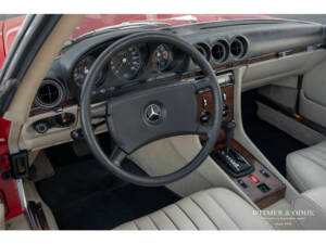 Immagine 5/28 di Mercedes-Benz 500 SL (1984)