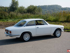 Afbeelding 3/20 van Alfa Romeo Giulia 1600 Sprint GT Veloce (1967)