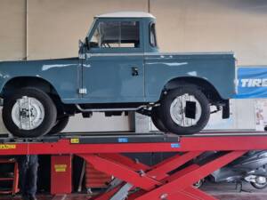 Bild 12/35 von Land Rover 88 (1976)