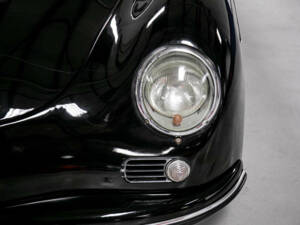 Image 13/25 of Porsche 356 A 1600 Speedster (1995)