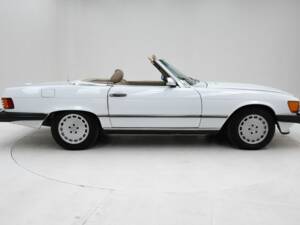 Image 9/15 of Mercedes-Benz 560 SL (1988)