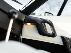 Image 18/38 of Ferrari 208 GTB Turbo (1987)