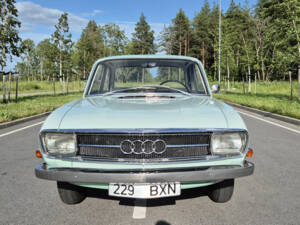 Image 2/8 of Audi 72 (1966)