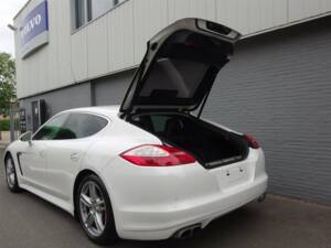 Image 81/98 of Porsche Panamera S (2010)
