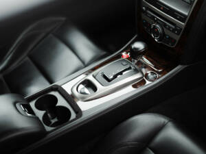 Image 25/33 of Jaguar XKR (2008)