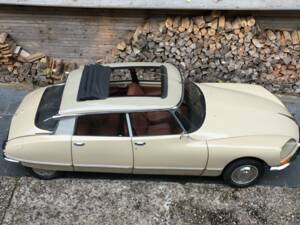 Image 9/82 de Citroën DS 20 (1974)