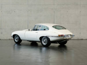 Image 2/24 de Jaguar Type E 3.8 (1963)