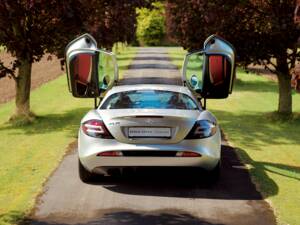 Afbeelding 7/15 van Mercedes-Benz SLR McLaren (2004)