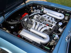 Image 26/49 of Aston Martin DBS V8 (1971)