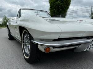 Image 18/52 of Chevrolet Corvette Sting Ray Convertible (1963)