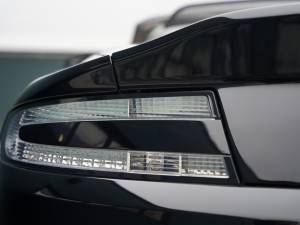 Immagine 45/50 di Aston Martin V12 Vantage S (2015)