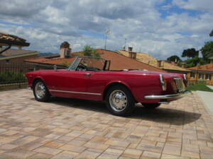 Image 3/40 of Alfa Romeo 2600 Spider (1966)