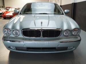 Image 30/50 of Jaguar XJ 8 4.2 (2004)